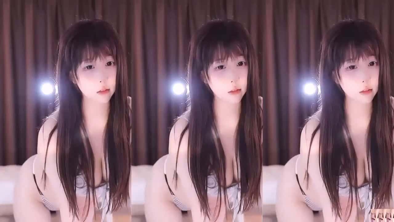 网易CC【深田老师】定制贴脸特写热舞视频合集资源[5V-451M]